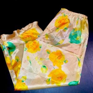 Silky sleep pants🌺